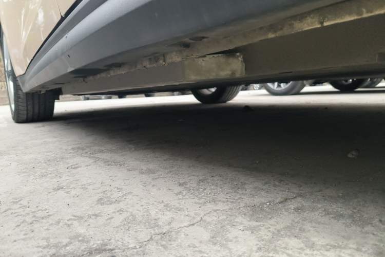Used ORA Good Cat 2023 401 km Standard Range Luxury Version Ternary Lithium Left Side Sill