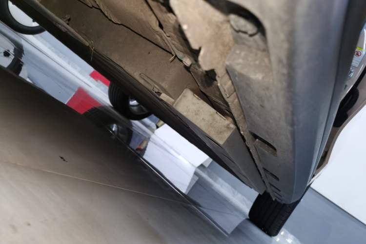 Used ORA Good Cat 2023 401 km Standard Range Luxury Version Lithium Iron Phosphate Left Side Sill
