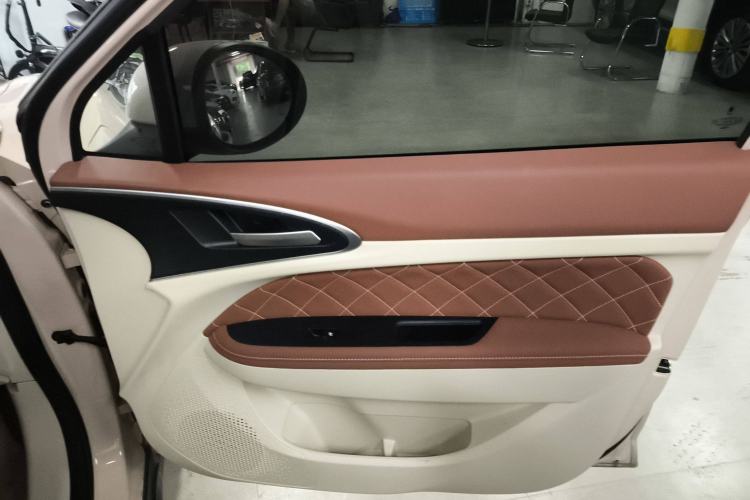Used ORA Good Cat 2023 401 km Standard Range Premium Version Lithium Iron Phosphate Right Front Door Interior