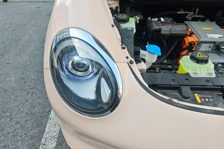 Used ORA Good Cat 2023 401 km Standard Range Luxury Version Lithium Iron Phosphate Right Front Headlight