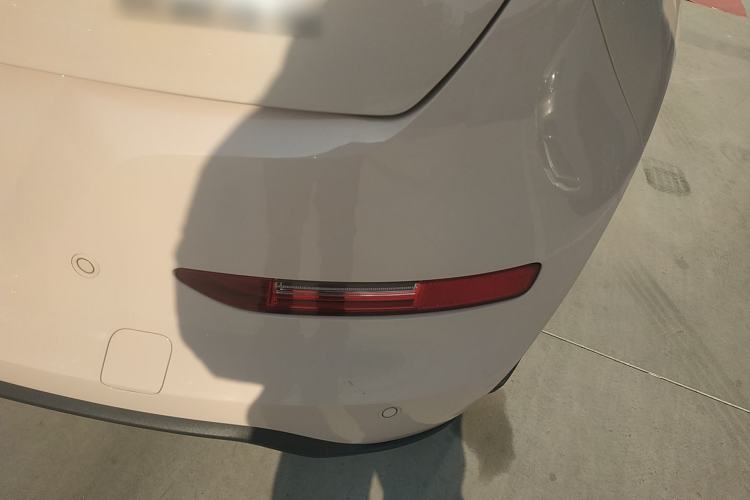 Used ORA Good Cat 2023 401 km Standard Range Luxury Version Lithium Iron Phosphate Right Rear Taillight