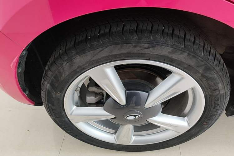Used ORA Good Cat 2023 401 km Standard Range Prestige Version Lithium Iron Phosphate Right Rear Wheel Hub