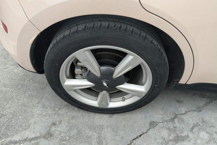 Used ORA Good Cat 2023 401 km Standard Range Luxury Version Ternary Lithium Right Rear Wheel Hub