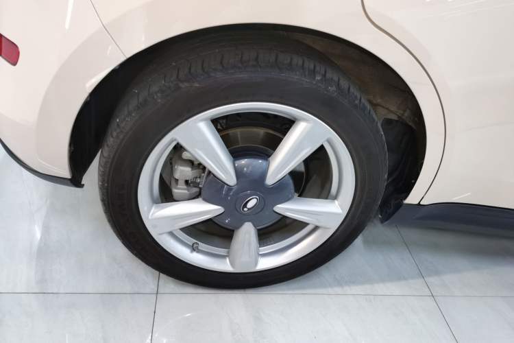 Used ORA Good Cat 2023 401 km Standard Range Luxury Version Lithium Iron Phosphate Right Rear Wheel Hub