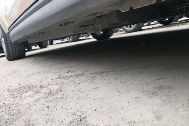 Used ORA Good Cat 2023 401 km Standard Range Luxury Version Ternary Lithium Right Side Sill
