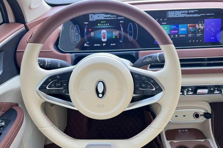 Used ORA Good Cat 2023 401 km Standard Range Luxury Version Lithium Iron Phosphate Steering Wheel