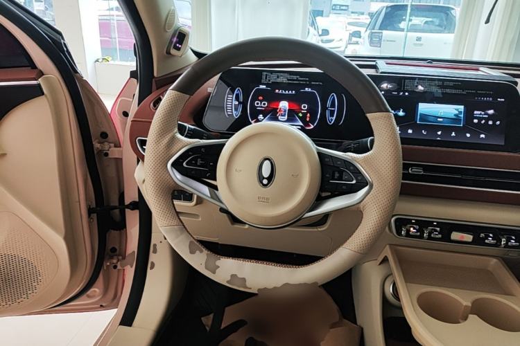 Used ORA Good Cat 2023 401 km Standard Range Prestige Version Lithium Iron Phosphate Steering Wheel