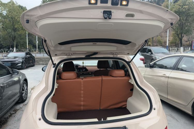 Used ORA Good Cat 2023 401 km Standard Range Luxury Version Ternary Lithium Trunk