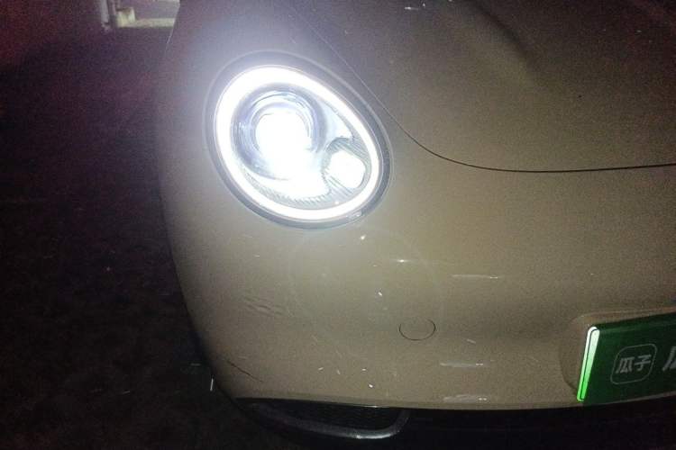Used ORA Good Cat 2023 401 km Standard Range Luxury Version Lithium Iron Phosphate Right Front Headlight