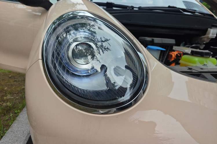 Used ORA Good Cat 2023 401 km Standard Range Premium Version Lithium Iron Phosphate Right Front Headlight