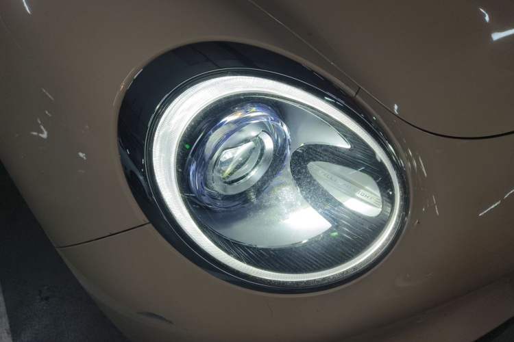 Used ORA Good Cat 2023 401 km Standard Range Prestige Version Lithium Iron Phosphate Right Front Headlight