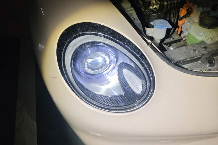 Used ORA Good Cat 2023 401 km Standard Range Luxury Version Lithium Iron Phosphate Right Front Headlight