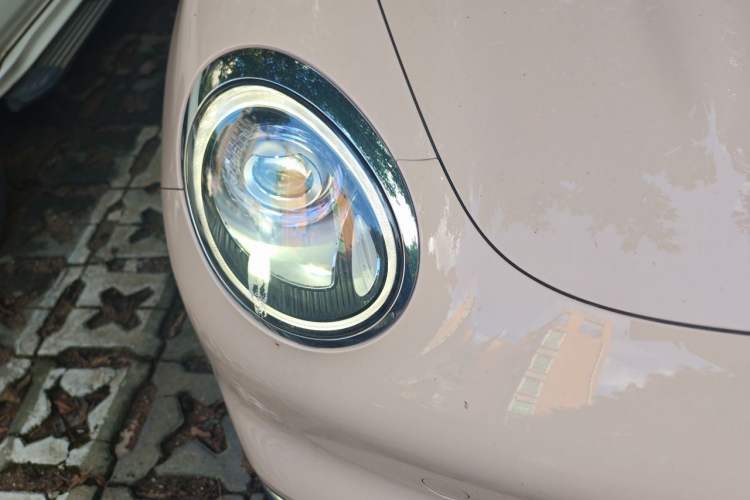 Used ORA Good Cat 2023 501 km Long-Range Premium Version Lithium Iron Phosphate Right Front Headlight