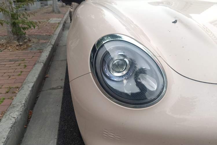 Used ORA Good Cat 2023 401 km Standard Range Luxury Version Lithium Iron Phosphate Right Front Headlight