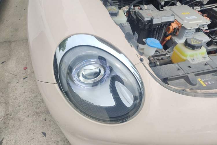 Used ORA Good Cat 2023 401 km Standard Range Prestige Version Lithium Iron Phosphate Right Front Headlight