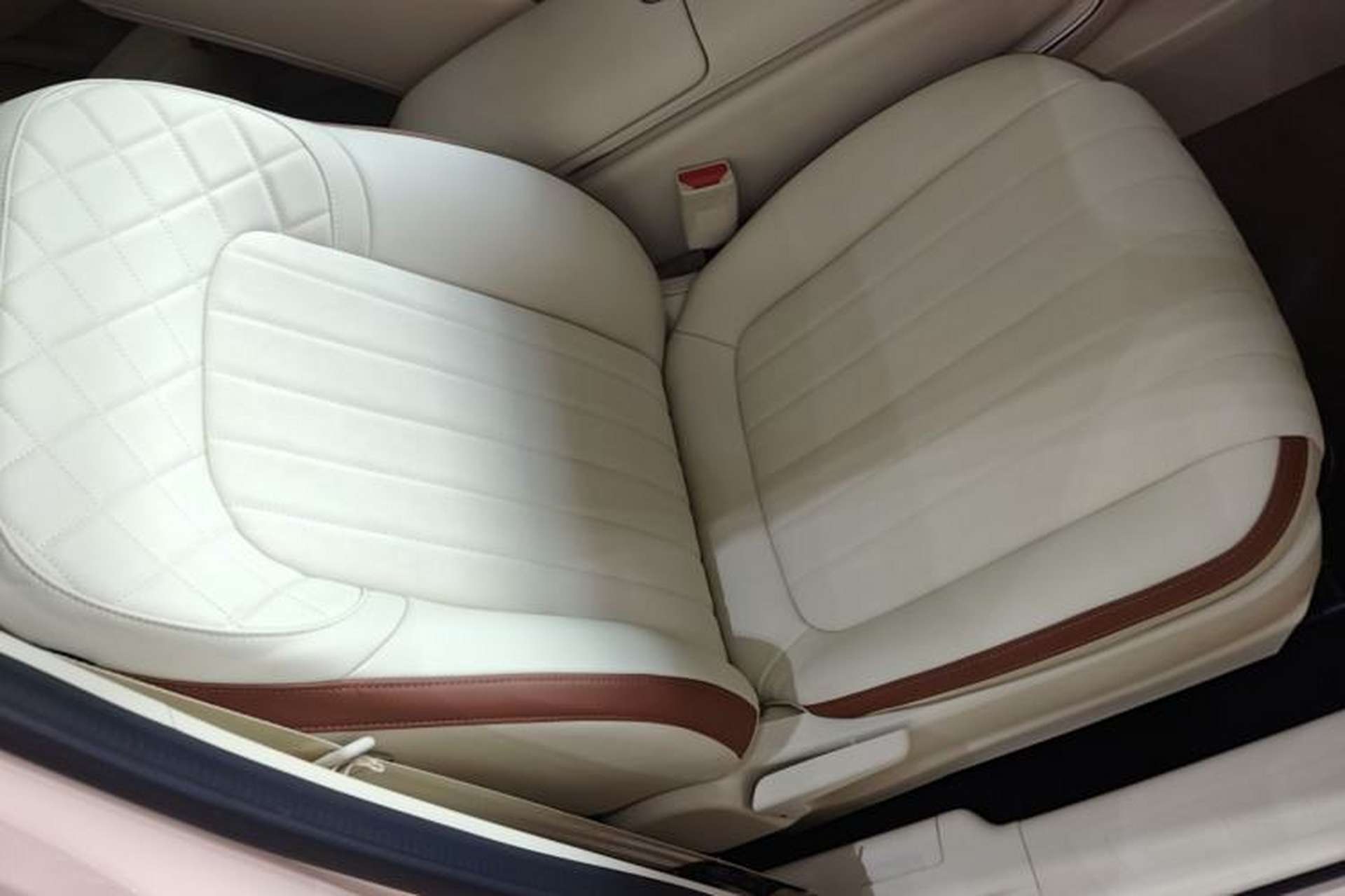 Used ORA Good Cat 2023 401 km Standard Range Luxury Version Lithium Iron Phosphate Right Front Seat