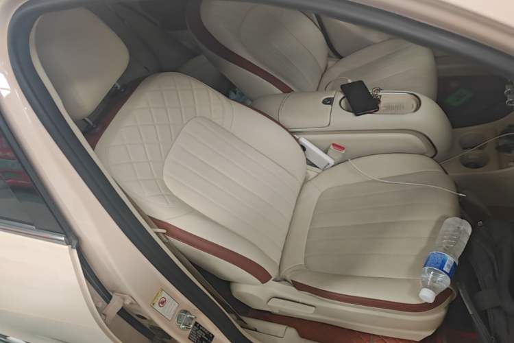 Used ORA Good Cat 2023 401 km Standard Range Luxury Version Ternary Lithium Right Front Seat