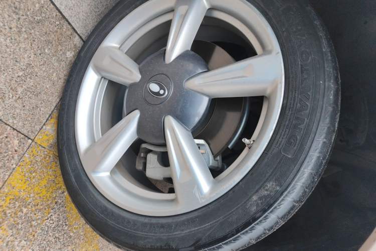 Used ORA Good Cat 2023 401 km Standard Range Comfort Version Lithium Iron Phosphate Right Front Wheel Hub