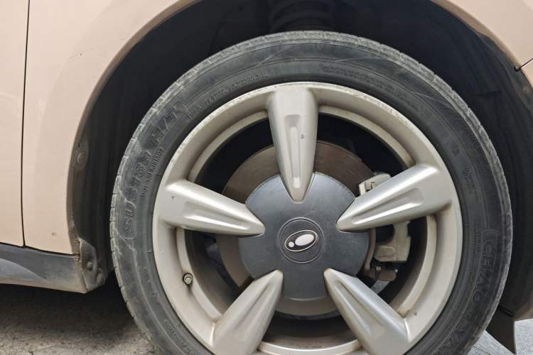Used ORA Good Cat 2023 401 km Standard Range Prestige Version Lithium Iron Phosphate Right Front Wheel Hub
