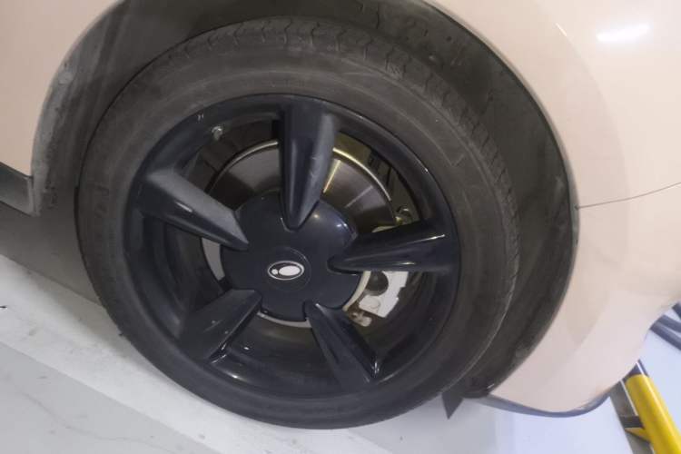 Used ORA Good Cat 2023 401 km Standard Range Comfort Version Lithium Iron Phosphate Right Front Wheel Hub