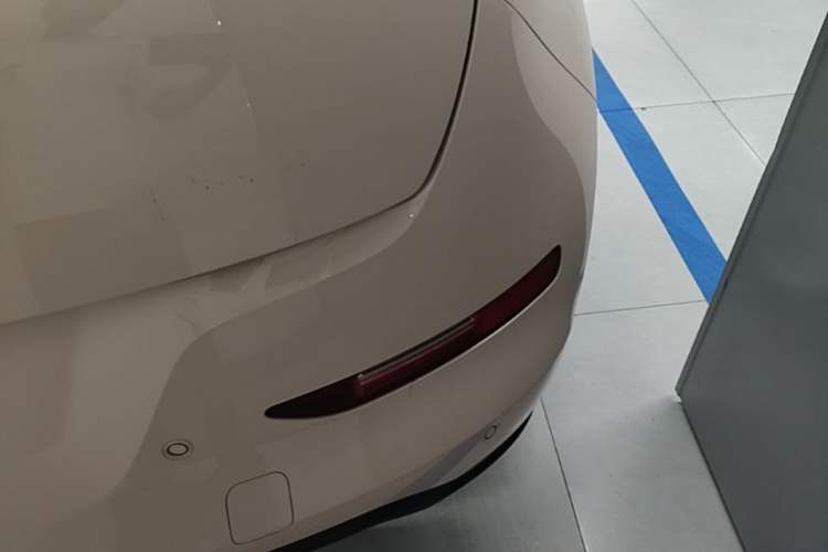 Used ORA Good Cat 2023 401 km Standard Range Luxury Version Lithium Iron Phosphate Right Rear Taillight