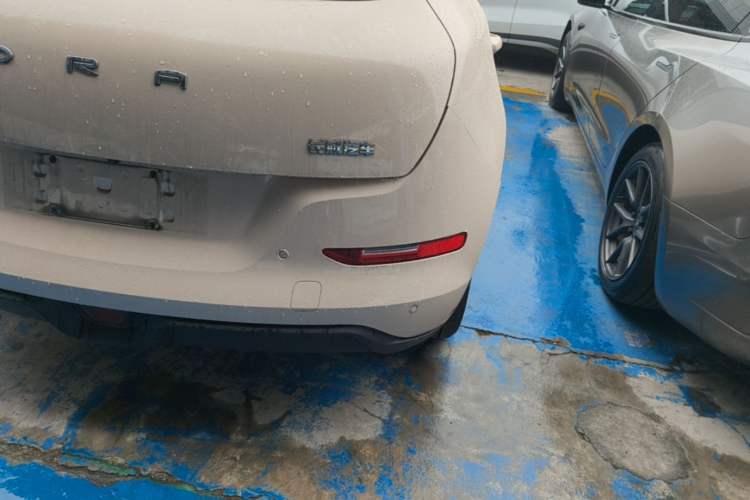 Used ORA Good Cat 2023 401 km Standard Range Premium Version Lithium Iron Phosphate Right Rear Taillight