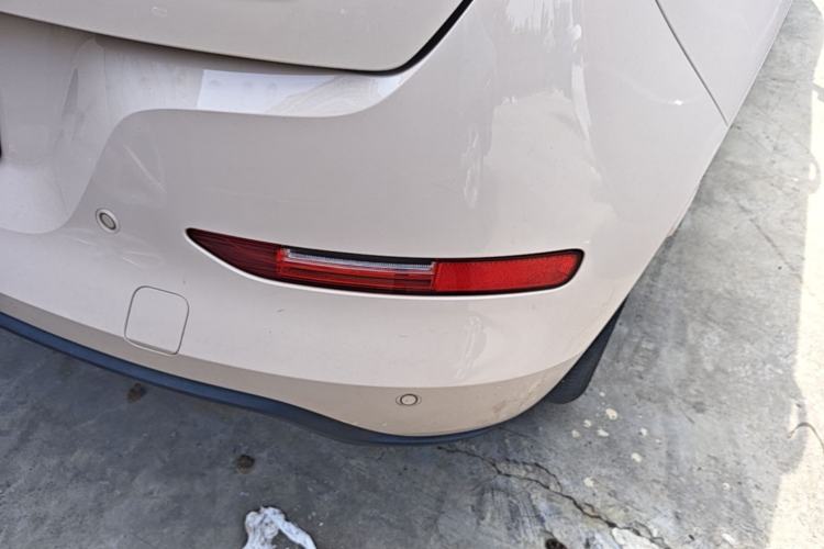 Used ORA Good Cat 2023 401 km Standard Range Premium Version Lithium Iron Phosphate Right Rear Taillight