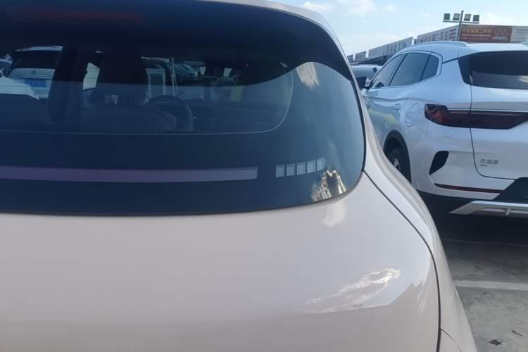 Used ORA Good Cat 2023 401 km Standard Range Premium Version Lithium Iron Phosphate Right Rear Taillight