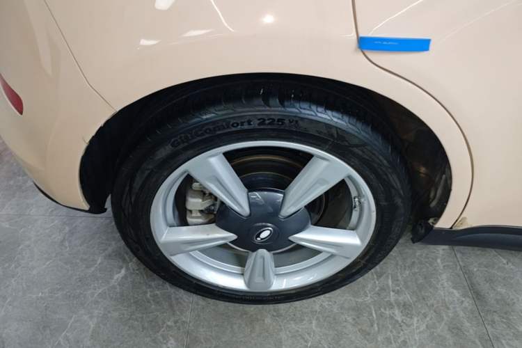 Used ORA Good Cat 2023 401 km Standard Range Luxury Version Lithium Iron Phosphate Right Rear Wheel Hub