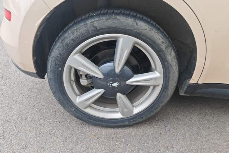 Used ORA Good Cat 2023 401 km Standard Range Luxury Version Lithium Iron Phosphate Right Rear Wheel Hub