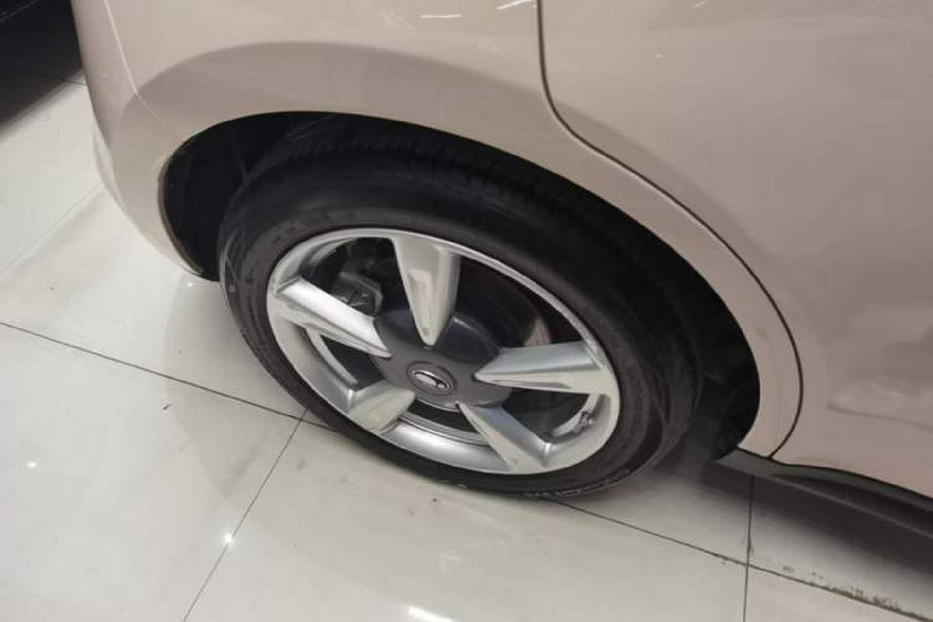 Used ORA Good Cat 2023 401 km Standard Range Luxury Version Lithium Iron Phosphate Right Rear Wheel Hub