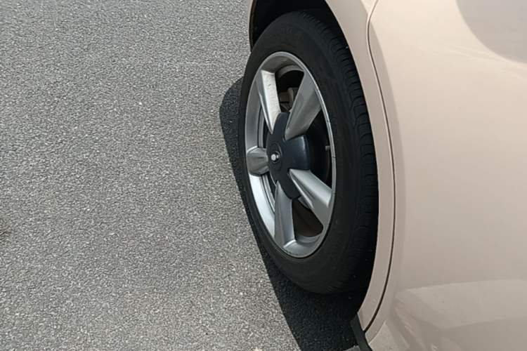 Used ORA Good Cat 2023 401 km Standard Range Luxury Version Ternary Lithium Right Rear Wheel Hub