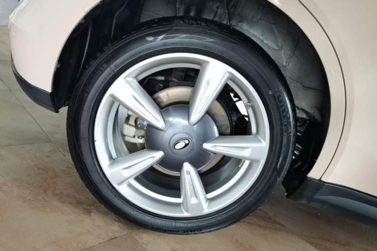Used ORA Good Cat 2023 401 km Standard Range Luxury Version Ternary Lithium Right Rear Wheel Hub