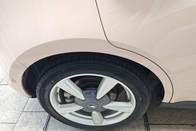 Used ORA Good Cat 2023 401 km Standard Range Prestige Version Lithium Iron Phosphate Right Rear Wheel Hub