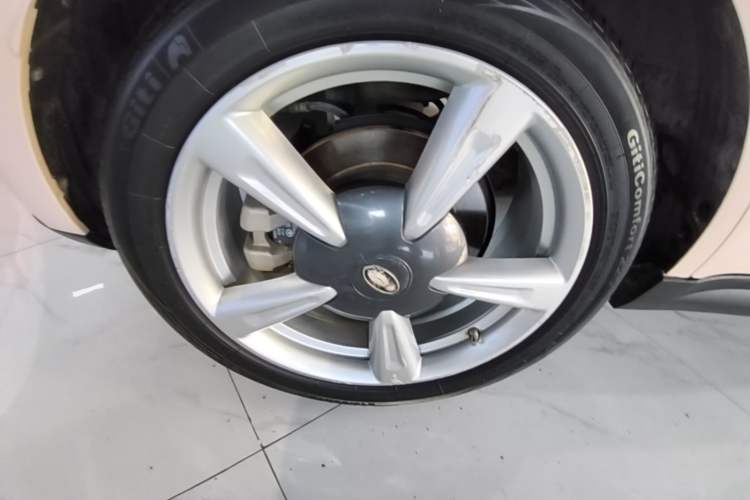 Used ORA Good Cat 2023 401 km Standard Range Premium Version Lithium Iron Phosphate Right Rear Wheel Hub