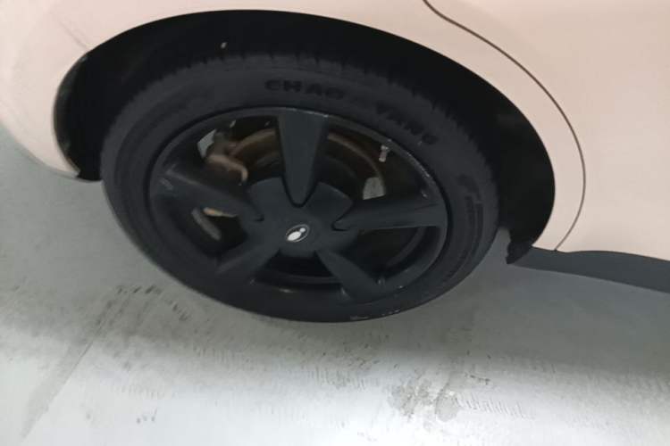 Used ORA Good Cat 2023 401 km Standard Range Luxury Version Lithium Iron Phosphate Right Rear Wheel Hub