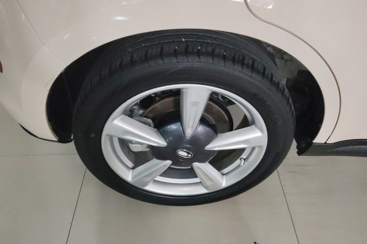 Used ORA Good Cat 2023 401 km Standard Range Luxury Version Lithium Iron Phosphate Right Rear Wheel Hub