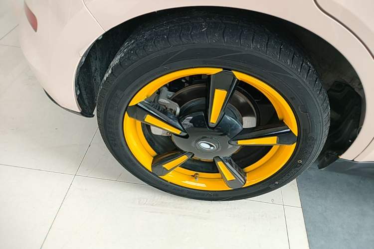 Used ORA Good Cat 2023 401 km Standard Range Prestige Version Lithium Iron Phosphate Right Rear Wheel Hub