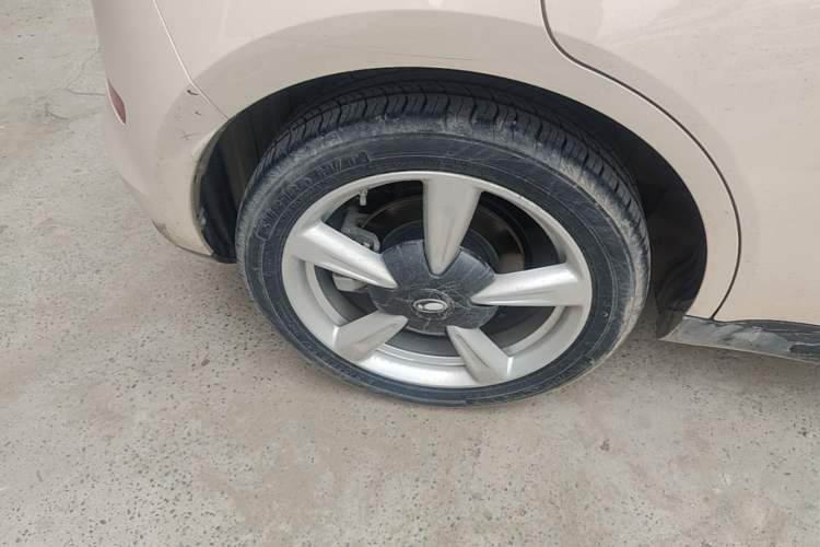Used ORA Good Cat 2023 401 km Standard Range Luxury Version Lithium Iron Phosphate Right Rear Wheel Hub