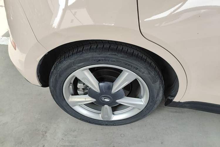 Used ORA Good Cat 2023 401 km Standard Range Prestige Version Lithium Iron Phosphate Right Rear Wheel Hub