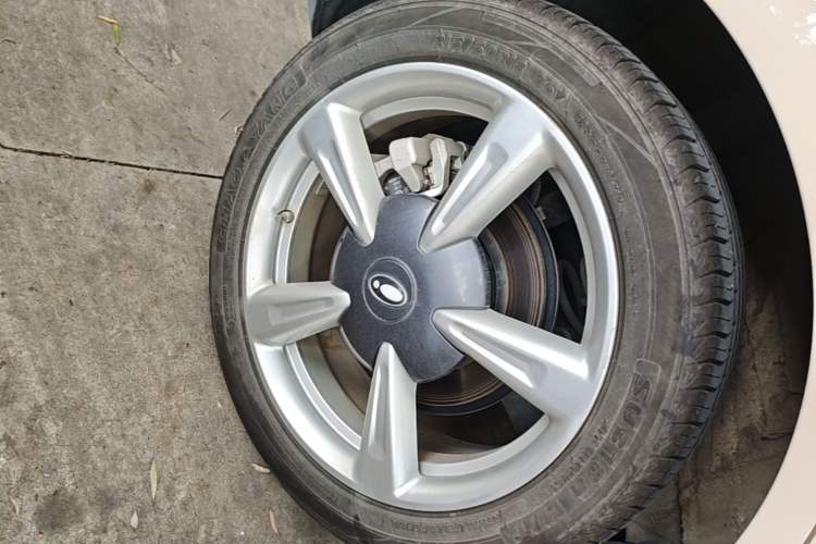 Used ORA Good Cat 2023 401 km Standard Range Comfort Version Lithium Iron Phosphate Right Rear Wheel Hub