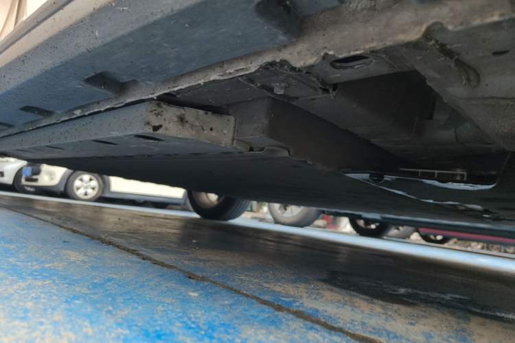 Used ORA Good Cat 2023 401 km Standard Range Luxury Version Lithium Iron Phosphate Right Side Sill