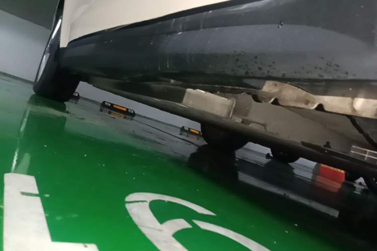Used ORA Good Cat 2023 401 km Standard Range Prestige Version Lithium Iron Phosphate Right Side Sill
