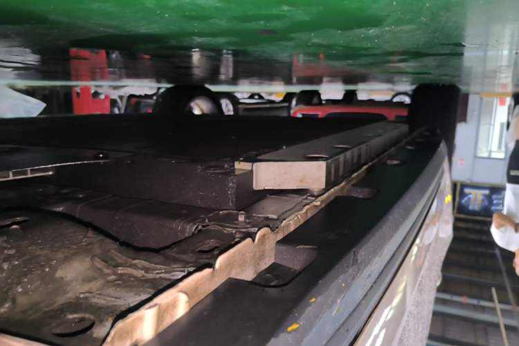 Used ORA Good Cat 2023 401 km Standard Range Luxury Version Lithium Iron Phosphate Right Side Sill