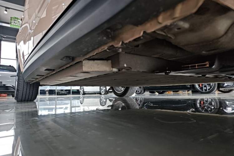 Used ORA Good Cat 2023 401 km Standard Range Luxury Version Lithium Iron Phosphate Right Side Sill