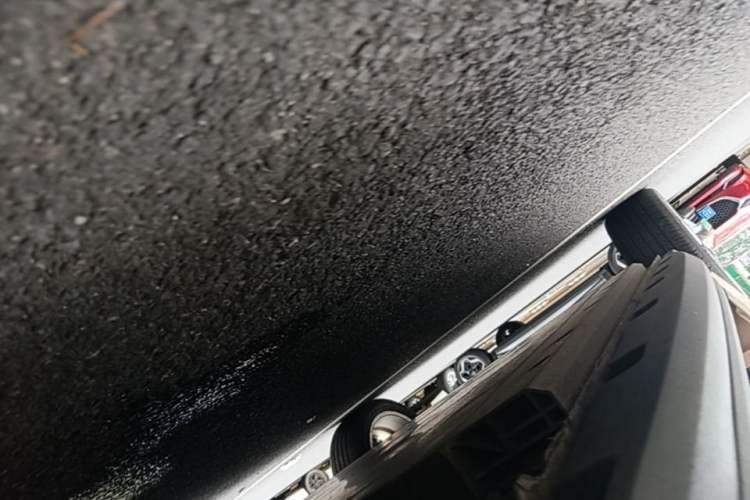 Used ORA Good Cat 2023 401 km Standard Range Luxury Version Ternary Lithium Right Side Sill