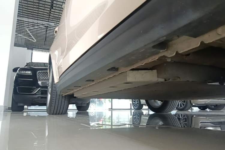 Used ORA Good Cat 2023 401 km Standard Range Luxury Version Lithium Iron Phosphate Right Side Sill