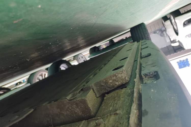 Used ORA Good Cat 2023 401 km Standard Range Luxury Version Lithium Iron Phosphate Right Side Sill