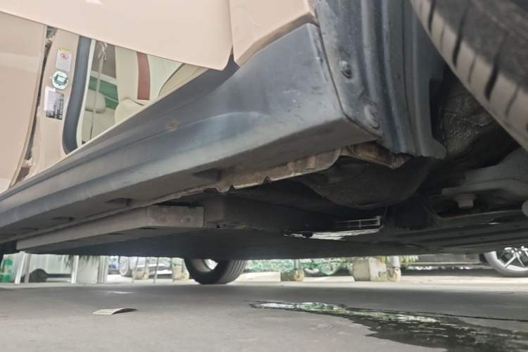 Used ORA Good Cat 2023 401 km Standard Range Prestige Version Lithium Iron Phosphate Right Side Sill
