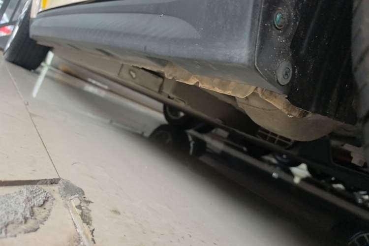 Used ORA Good Cat 2023 401 km Standard Range Luxury Version Lithium Iron Phosphate Right Side Sill